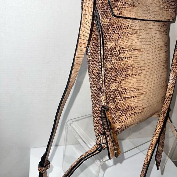 NWOT Vince Camuto Snake Embossed Crossbody - Picture 4 of 8